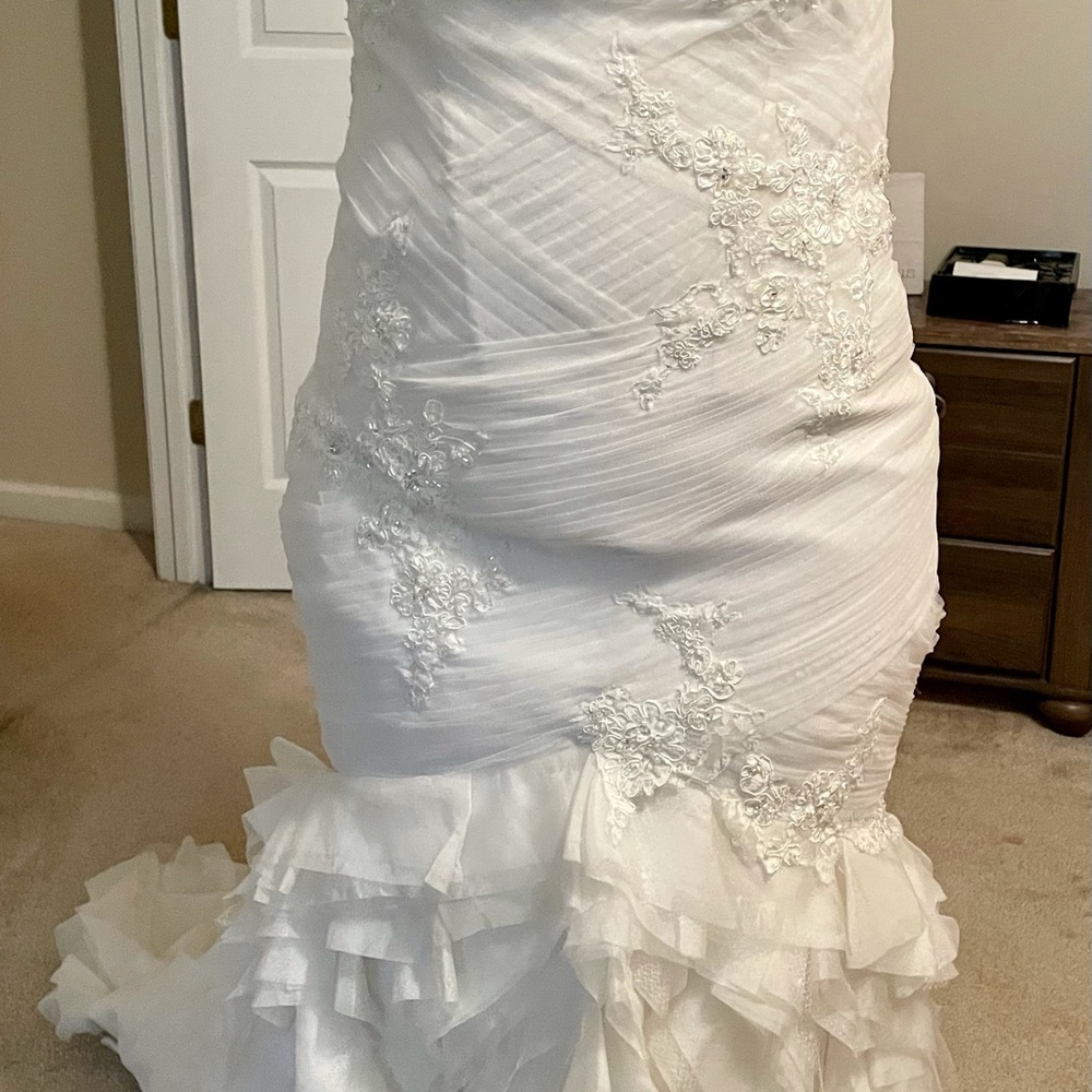 Blue by Enzoani- Hurlingham Reserve wedding dress - Picture 3 of 5